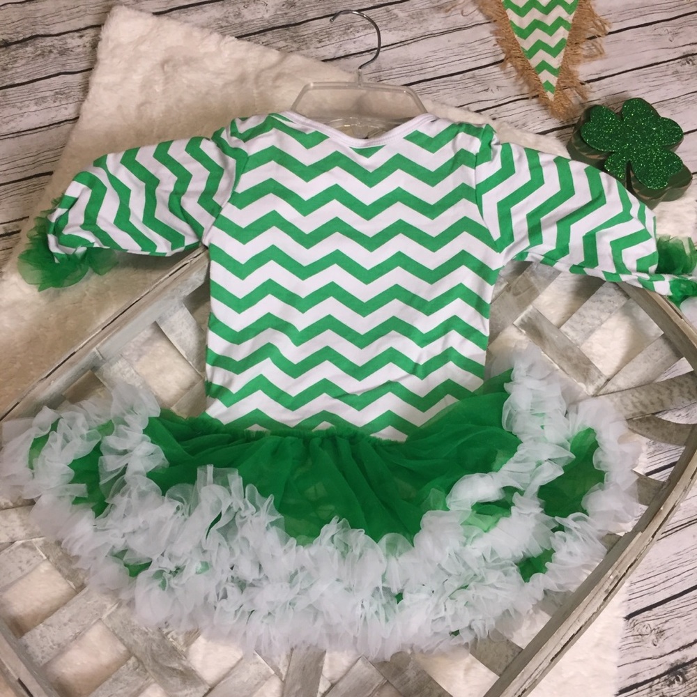 ☘️ St. Patty’s Day Ruffle Onsie ☘️ Baby NEW 12-18 months St Patrick’s Day Frilly - Picture 6 of 8